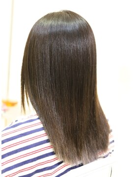 ルスリー 田園調布店(Lsurii) 30代40代からミセスまでつやと潤いストレート美髪で若見えロング