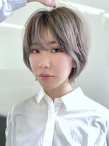 グラフ 蔵前(GRAFF)&nbsp;大人可愛い20代30代前下がりショートボブ_シルバー【GRAFF蔵前】