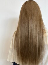  【krew×Flowdiaで叶える髪質改善 】　美髪をキープするためのアフターケアをレクチャー♪