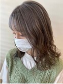 ブラウンベージュ