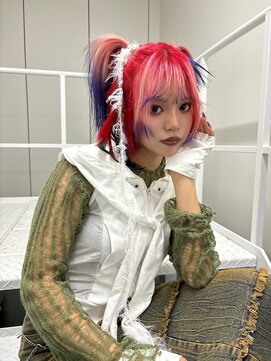 レコ 渋谷(LECO) レッドルーツデザインとエンドパープルのデザインカラー