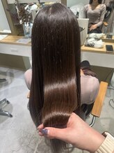 スリー(THREE)&nbsp;ホワイトグレージュ/デジタルパーマ/チェリーブラウン/蟹江