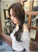 レイヤーカット×オリーブベージュ
