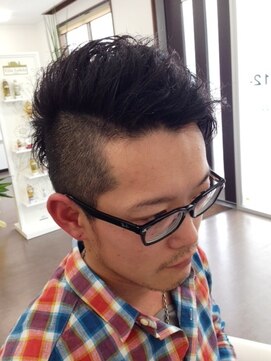 マクロヘアー(macro hair) 大人クールなツーブロック