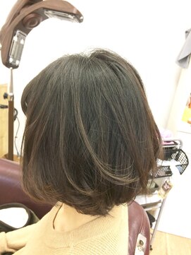 ヘアーデザイン オアジ(OASI) エアリーボブ