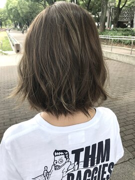 ボタニウム バイ アールサロン(BOTANIUM by RrSALON) 【BOTANIUM滝島】外国人風パッツンスパイラルボブ