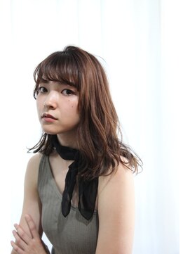 リラ バイ クオーレ(LIRA by CUORE) ふんわりミディ