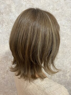 シュガービー(SUGAR-B) 【SUGAR-B】ミルクティーハイライト*外はねボブ