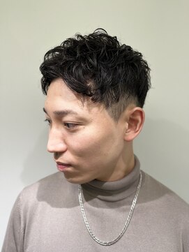 リバティシェアバーバー 銀座2nd(LIBERTY SHARE BARBER) くせ毛を生かしたツーブロショートスタイル