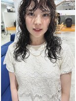 ヘン(hen)&nbsp;【心斎橋】黒髪ロングパーマ