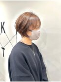 耳掛けショートボブ/襟足束感ショート/アッシュベージュ