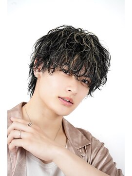 オーシャントーキョーウエスト 心斎橋 (OCEAN TOKYO WEST) 波巻きパーマツイスパハイライトセンターパートウルフ