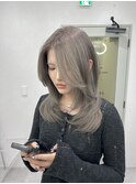レイヤーとの相性抜群"ハイトーングレージュ"『Shion』