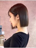 切りっぱなしボブとほんのり前下がり縮毛矯正