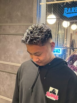 バーバーブロス 長堀店(BARBER BROS) 【BarBerBROS】フェードカット　バーバー　メッシュハイライト
