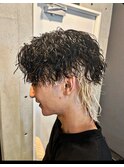 学生◎黒髪×ブリーチデザインカラー×ツイスパパーマで垢抜け