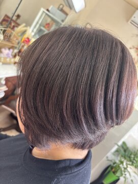 ヘアーアンドメイク フラット ヒルズ(Hair&Make FLAT HILLS) ナチュラルな動きのあるグラデーションボブスタイル