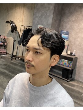 スウェルホワイト(SWELL WHITE) 癖を生かしたパーマパートスタイル