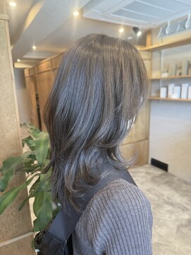 トゥーリ 大野城下大利店(tuuli) 20.30.40代レイヤー×アッシュグレージュ