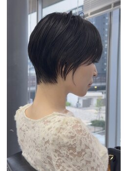 エスキス(ESQUISSE)の写真/計算されつくしたカット技術！お客様のご希望に合わせて、経験豊富なスタイリストが最適なデザインを提案◎