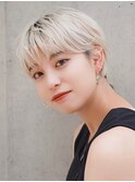 ホワイトベージュ×タイトショート