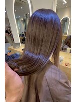 ジーナ  札幌大通(Zina)&nbsp;髪質改善＊うる艶ストレート＊シルバーアッシュ【Zina札幌大通】