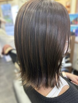 ピックアップ(Pick UP) ナチュラルストレートヘア　アッシュグレージュ