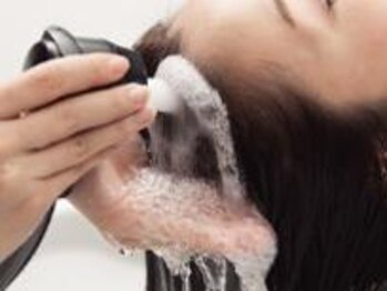 ディープヘアドレッシング(DEEP HAIR DERSSING)の写真/極上のリラクゼーションをご提供♪シャンプーでは取れない汚れも取り除いて、頭皮環境から美しく健康な髪に