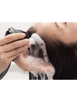 極上のリラクゼーションをご提供♪シャンプーでは取れない汚れも取り除いて、頭皮環境から美しく健康な髪に