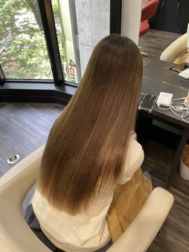 ヨンセンチメートルヒロサカ(4cm HIROSAKA) 髪質育成トリートメント