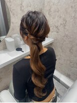 ベルグロー(BELLEGROW)&nbsp;サイドポニー/お呼ばれヘア/きれいめヘアセット