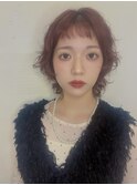 秋冬ウルフショート癖毛風パーマフェミニンスタイル