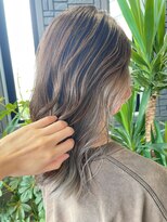 アース 新庄店(EARTH) インナーカラーのグレージュ