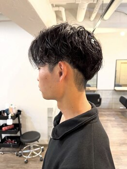 アピューズ ヘアー 三宮(Apiuz Hair)の写真/ニュアンスパーマで動きをプラス!ツーブロックやセンターパートで似合う理想のスタイルを見つけよう♪