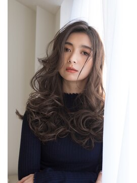 ヘアアンドエステ ヒロイン 西麻布本店(Hair&Esthe HIROIN) ツヤ感フェミニンカール『山村雄貴』