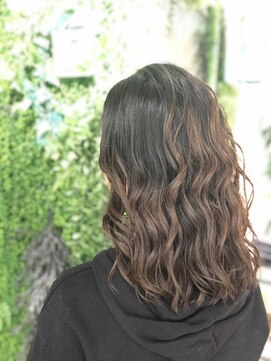 ラウレアヘアー(Laule'a hair) 弾力ウェーブ