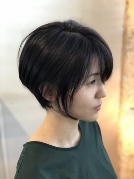 ヘアーアンドメイク シェリ(Hair&Make Cherie) 前下がり　ショートボブ