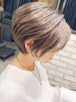 アヴァロン(AVALON)&nbsp;30,40代にオススメ！絶壁解消くびれショート×シャンパンカラー