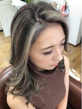 リリー ヘアーアンドビューティー(Lily) フェイスフレーミングカラー