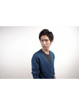 ONもOFFもキマるフェードカットで男らしく。経験豊富なスタイリストがあなたに合うstyleをご提案致します。