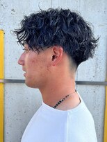 ニアウ 太田店(Niau)&nbsp;センターパートツイストスパイラルパーマメンズ波巻きパーマ