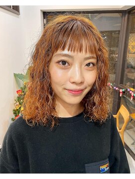 ナループロアオハナ(Nalu pu loa ohana) オレンジヘア/ハードパーマ/ブリーチなし/ダブルカラー/オン眉