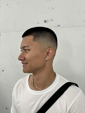 ウェルネス(Wellness) 坊主フェード　スキンフェード