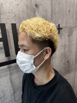 メンズアンダーバーホワイト 南海難波店(Men's _WHITE) ブリーチ×立体感パーマ