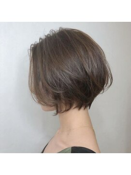 プラーチェ 古淵店(Plaatje) 大人ショート ひし形ショート 丸みショート オリーブアッシュ