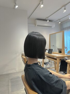 切りっぱなしボブぷつっとボブ黒髪水素ストレート20代30代