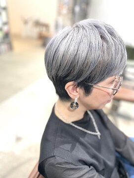 【グレージュベリーショート】