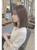 内巻きミディアムボブ