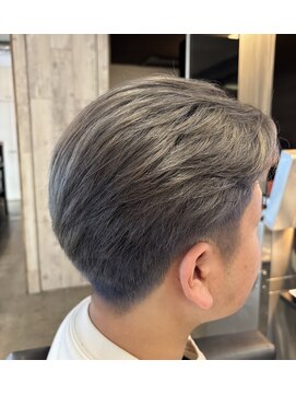 ディシェーレローブ(die Schere Lob) 初めてブリーチカラーの方オススメsilver