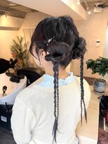 サンルーム(SUN room) ツインアレンジタイトカチモリゆるふわ編み込みリボン